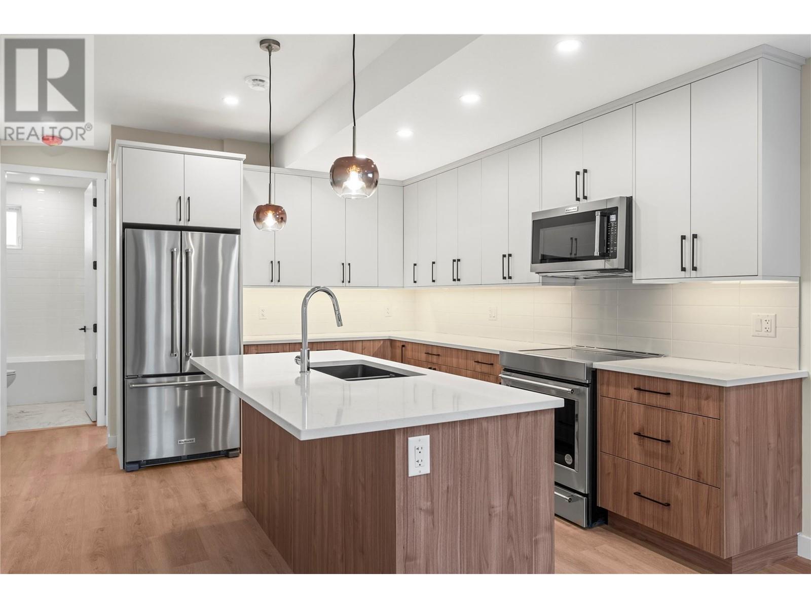 #1 3907 26 STREET - Image 2
