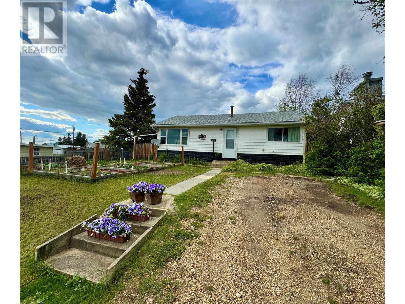 420 100A Avenue, Dawson Creek