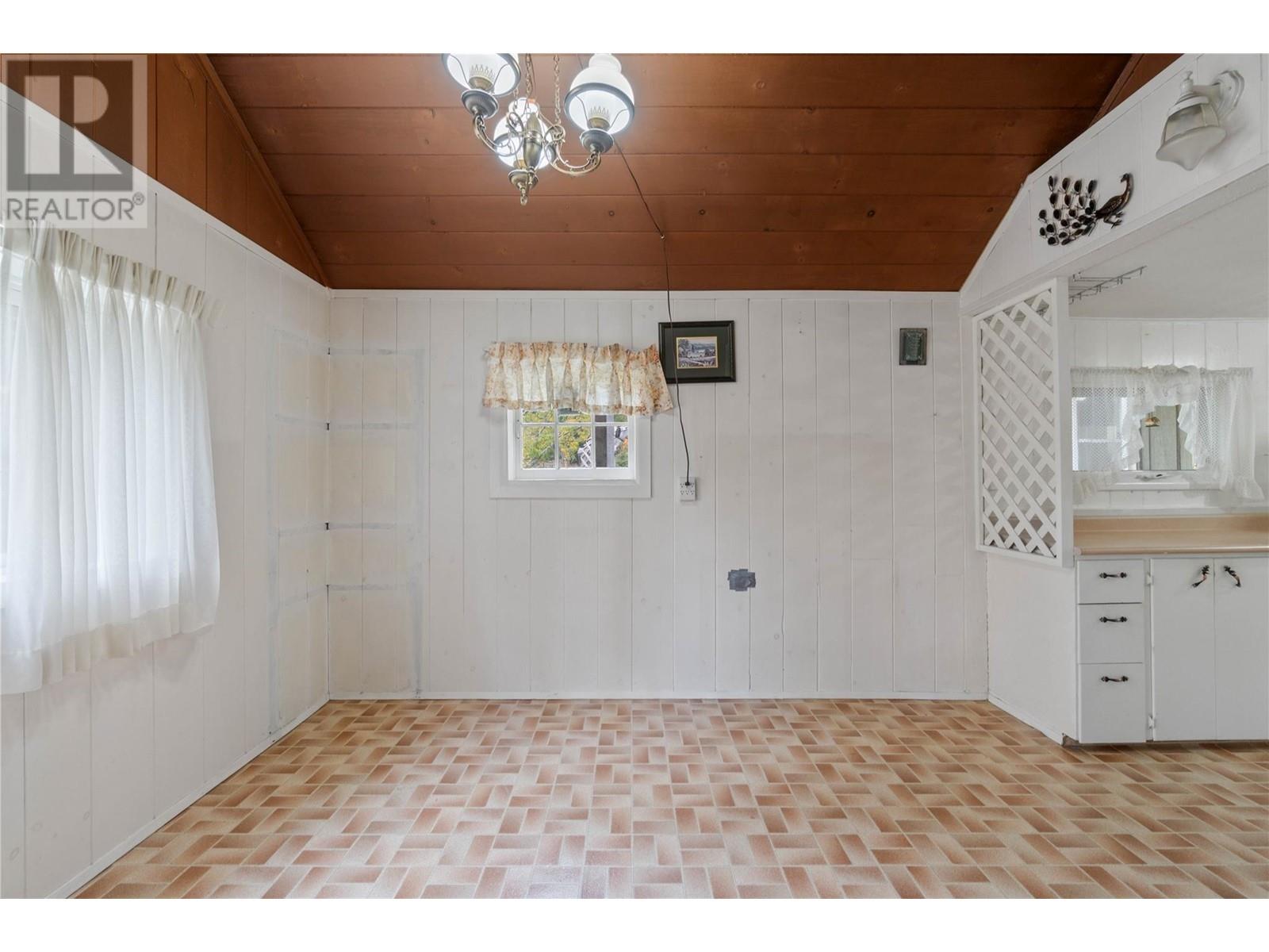 3901 65 Avenue, Salmon Arm