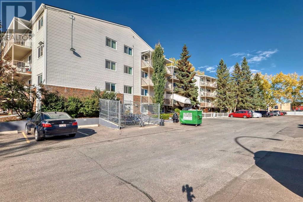 Single Family House for Sale in    Street NW Varsity Calgary 