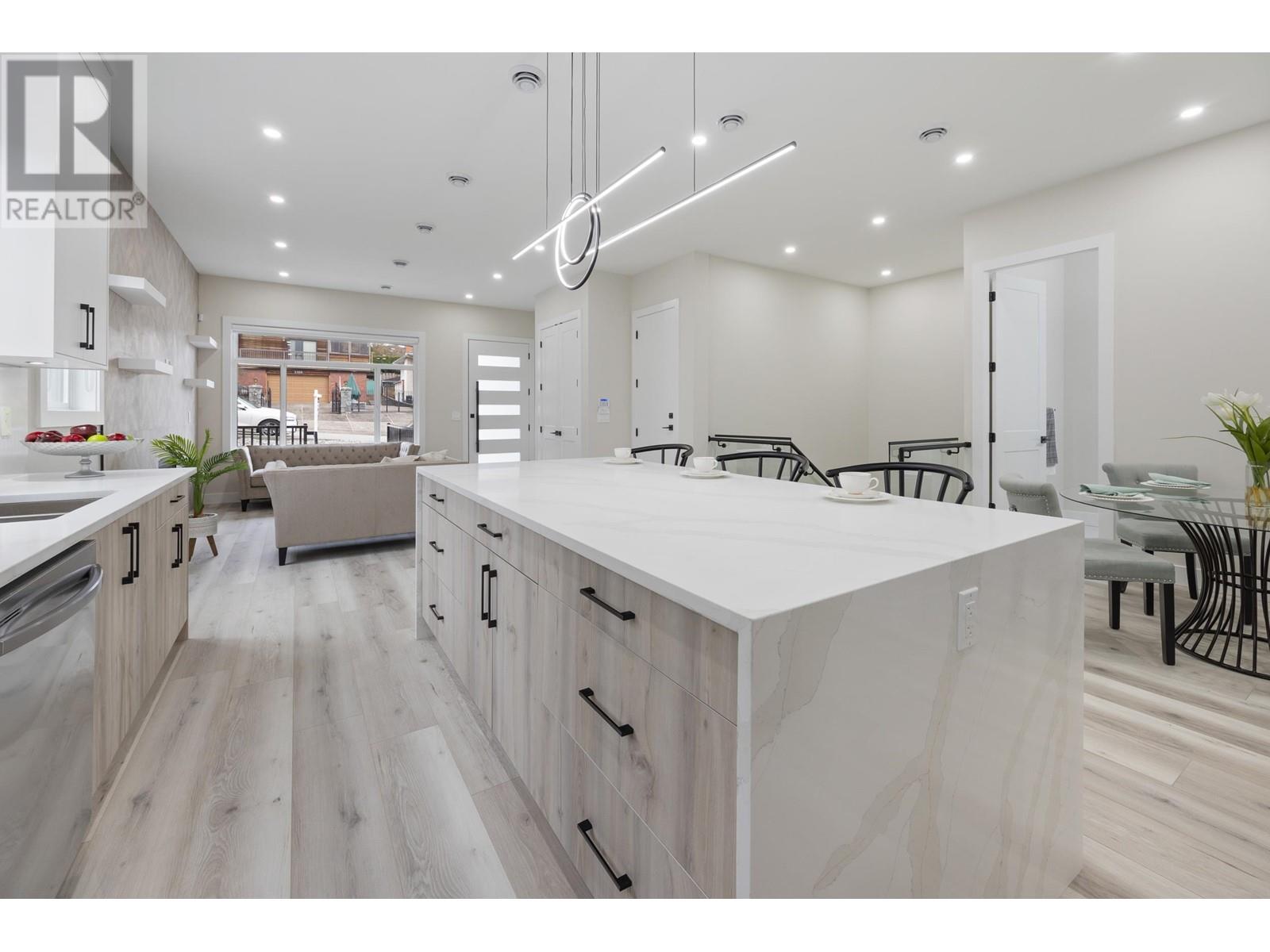 1155 PHILLIPS AVENUE, Burnaby