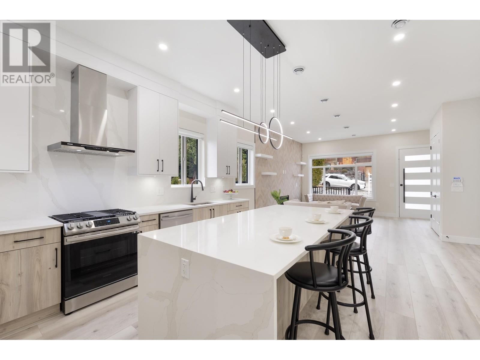 1155 PHILLIPS AVENUE, Burnaby