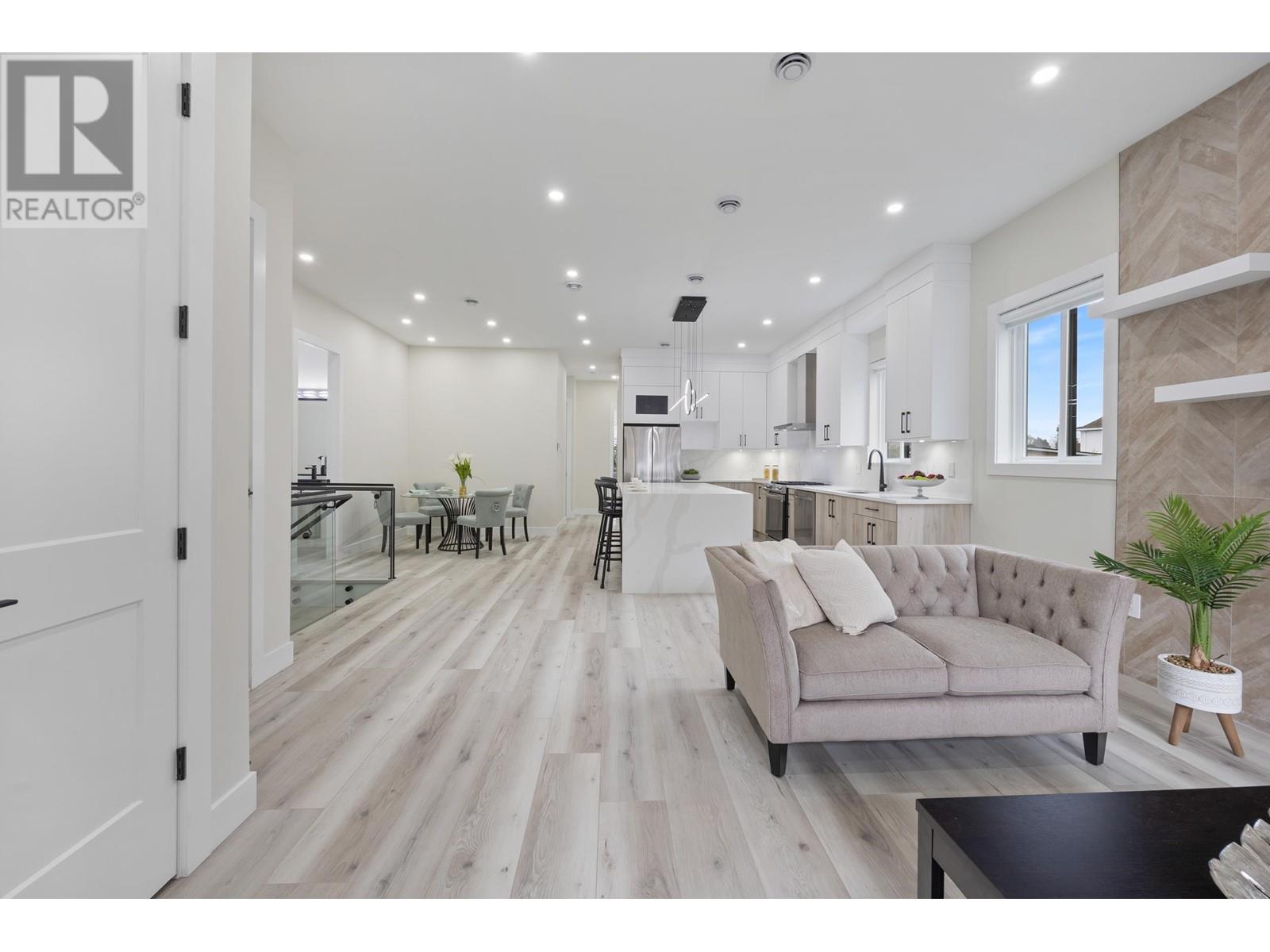 1155 PHILLIPS AVENUE, Burnaby