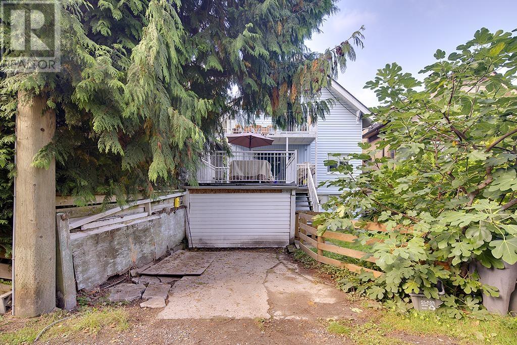 Photo 9 of 2318 Macdonald Street, Vancouver BC