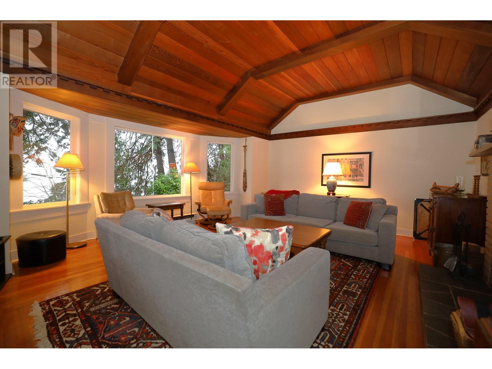 1730 OCEAN BEACH ESPLANADE, Gibsons