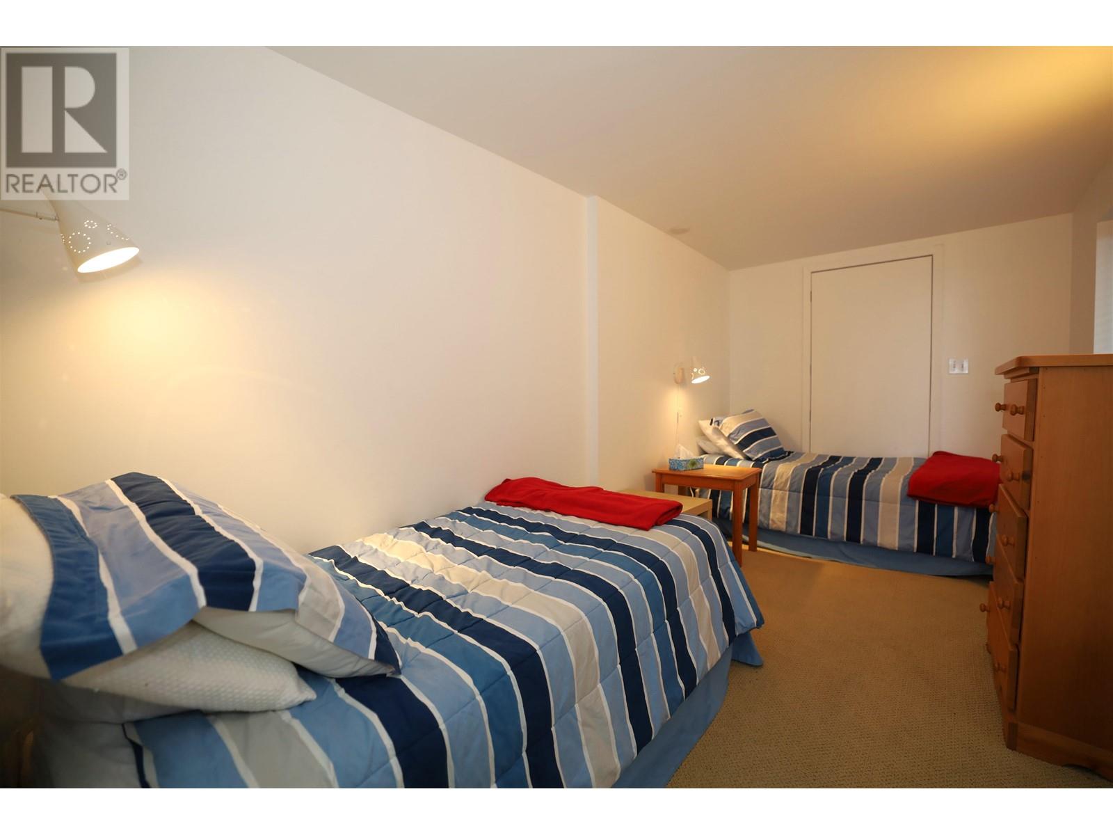 1730 OCEAN BEACH ESPLANADE, Gibsons
