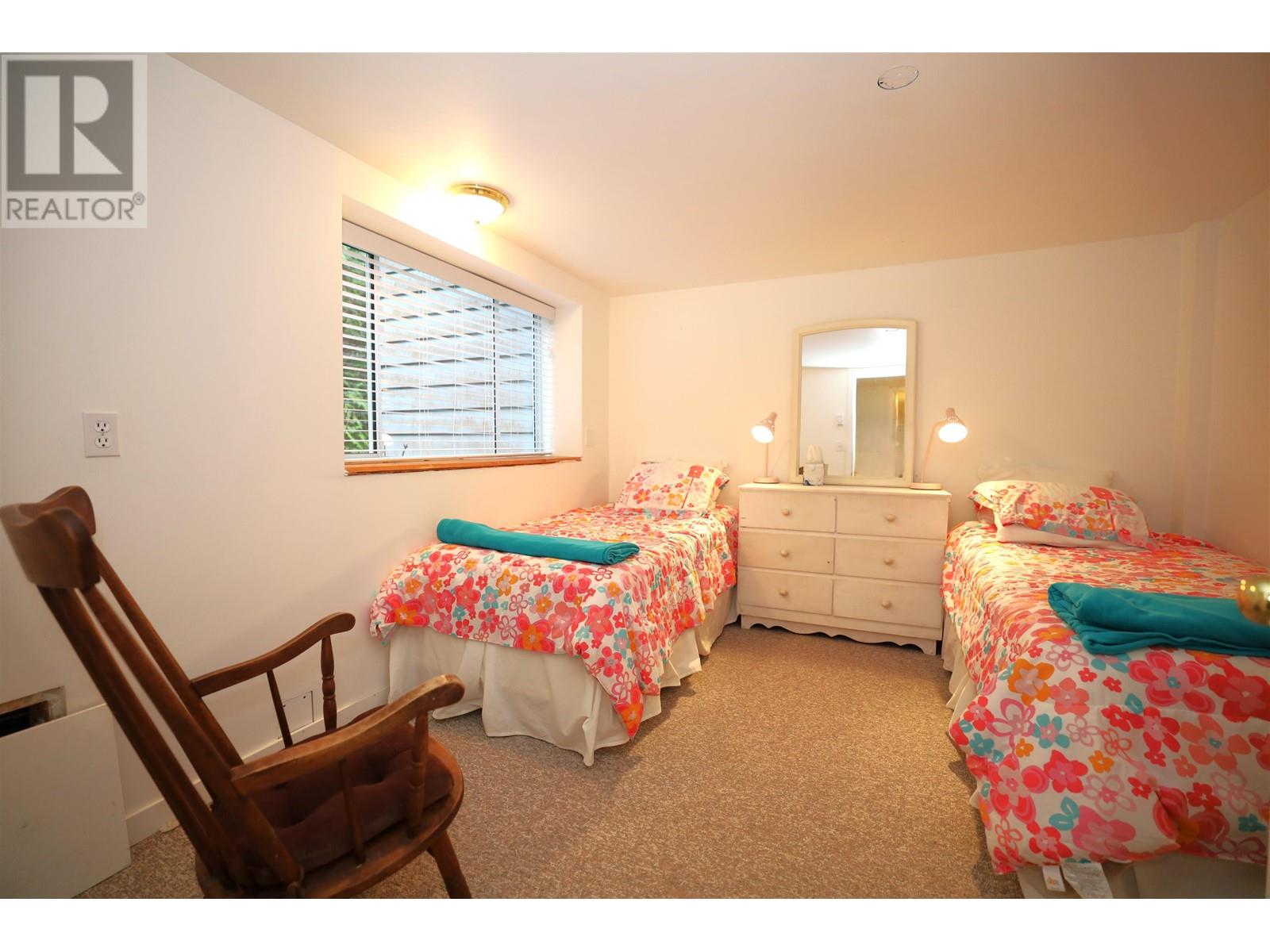 1730 OCEAN BEACH ESPLANADE, Gibsons
