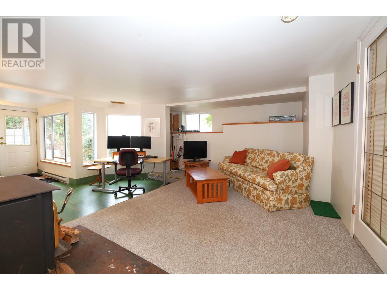 1730 OCEAN BEACH ESPLANADE, Gibsons