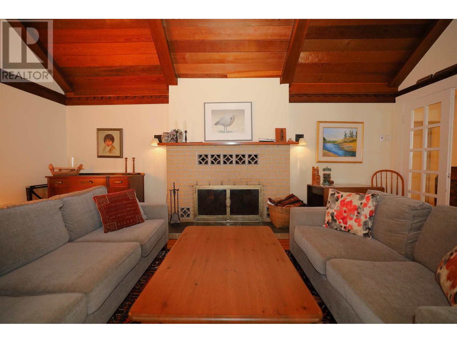 1730 OCEAN BEACH ESPLANADE, Gibsons