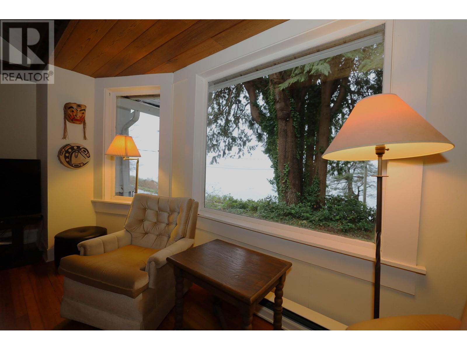 1730 OCEAN BEACH ESPLANADE, Gibsons