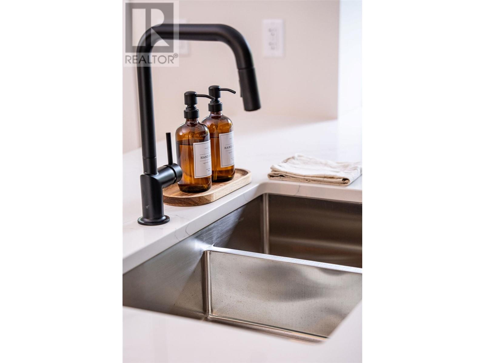 1207 Third Street, Revelstoke
