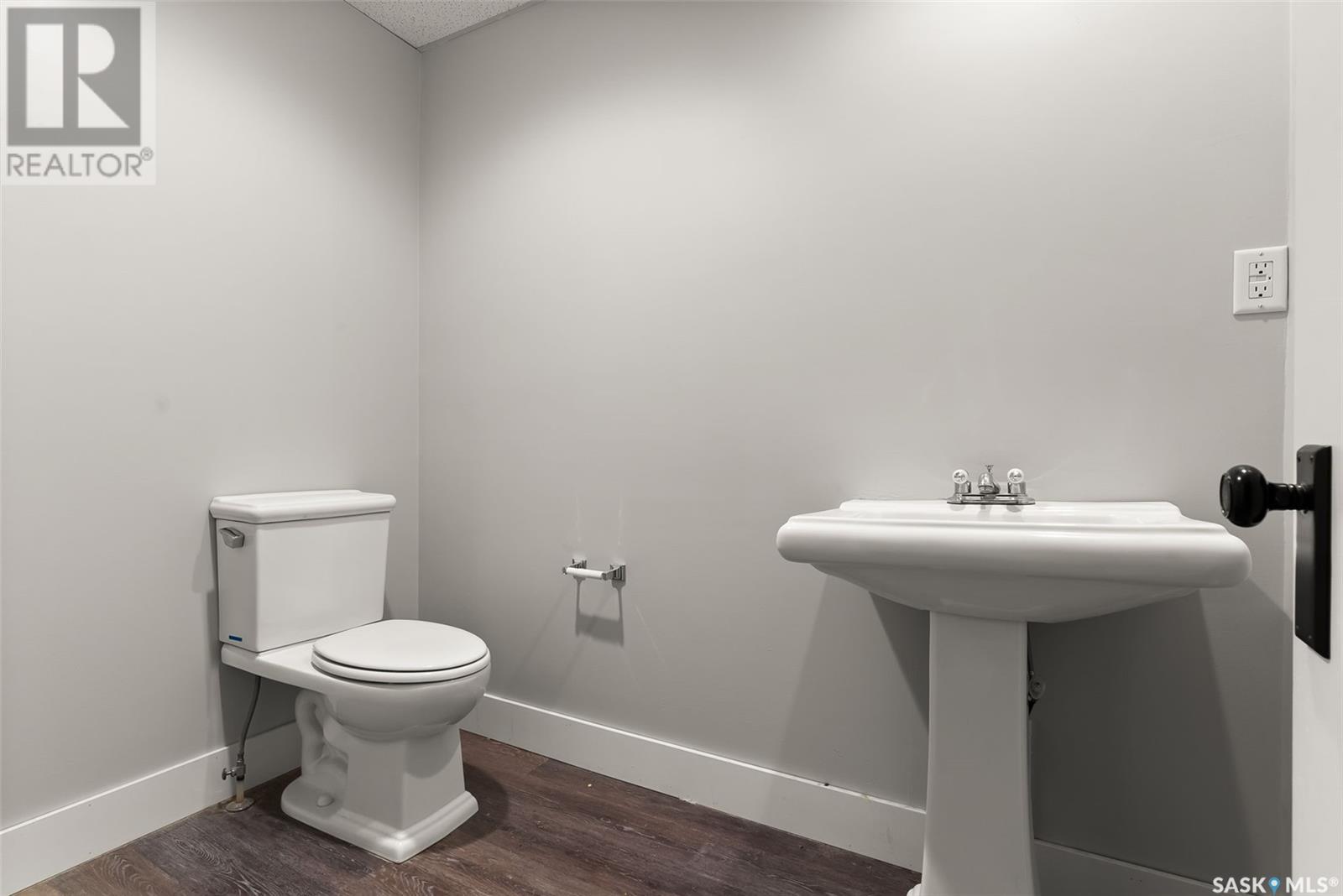 Photo 14 of 2062 Cornwall Street, Regina SK
