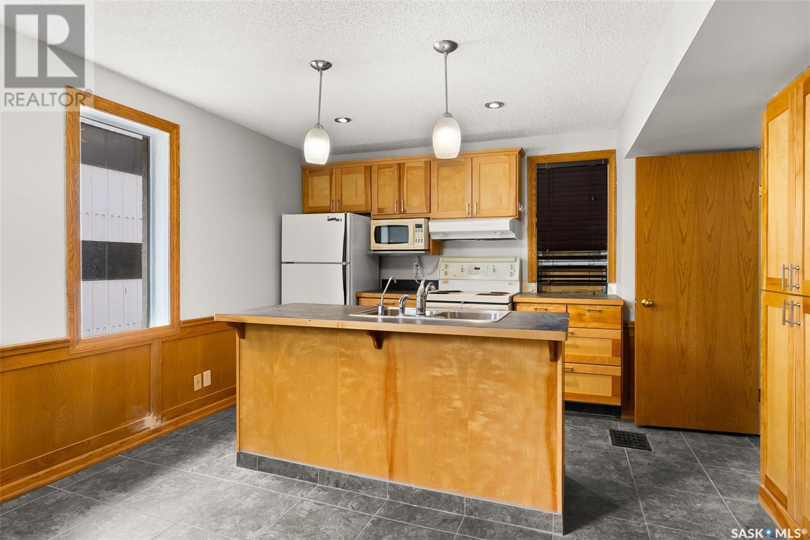 Photo 25 of 2062 Cornwall Street, Regina SK