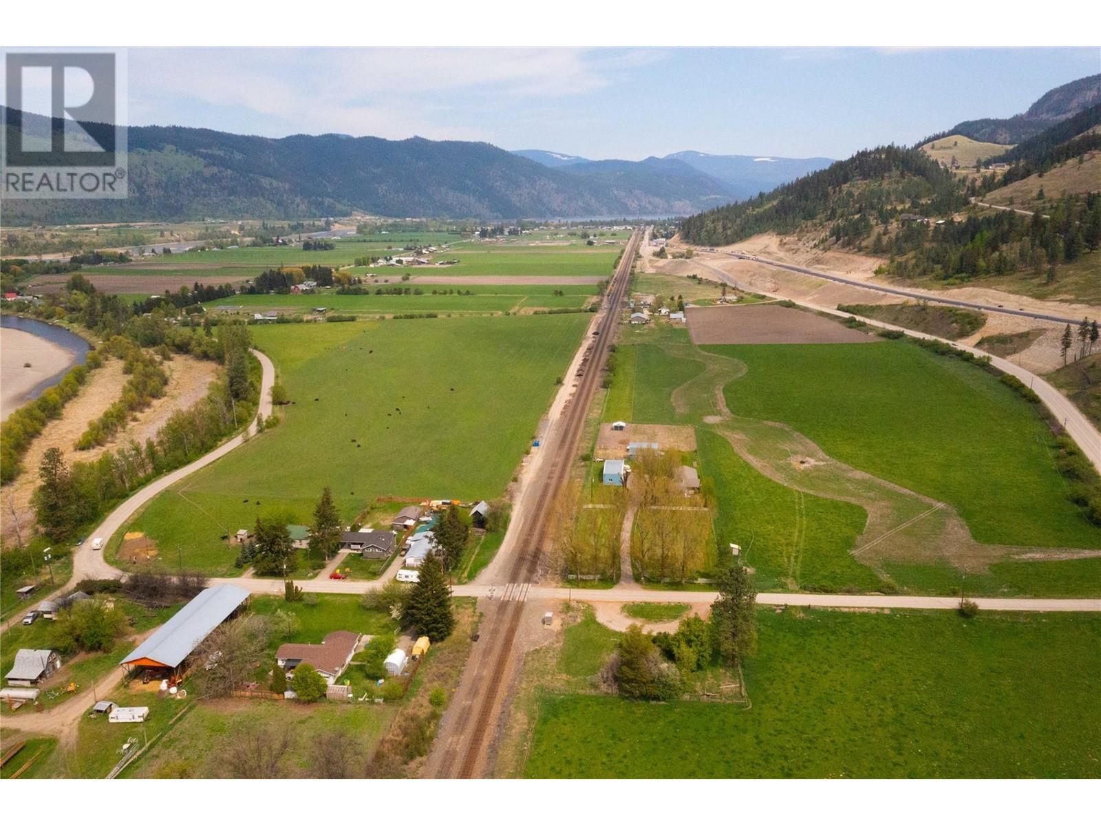 Photo 10 of 5720 Vla Road, Chase BC