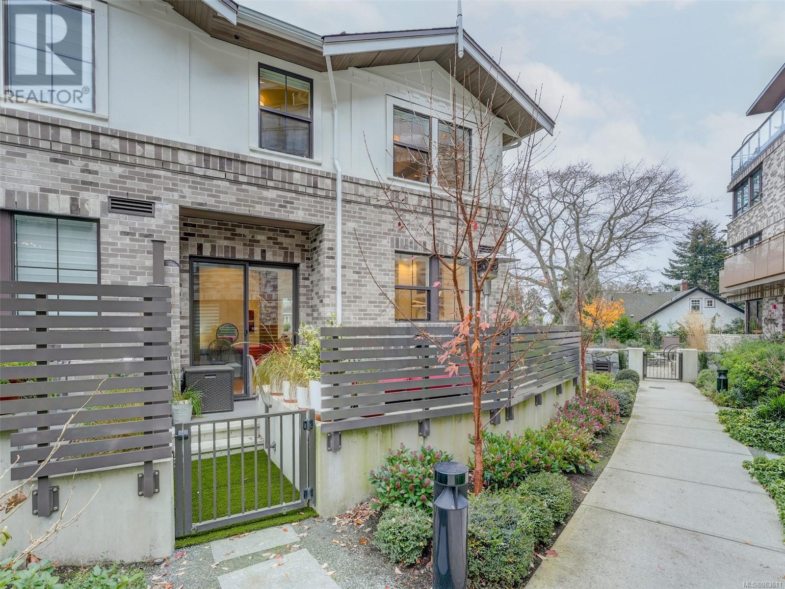 Single Family House Contemporary for Sale in  Pentrelew Pl BELLEWOOD PARK Victoria 