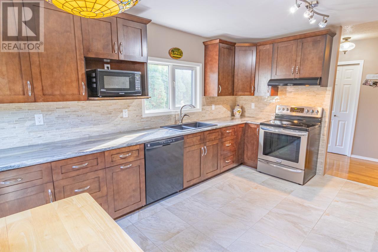 2819 ERICKSON Road, Erickson