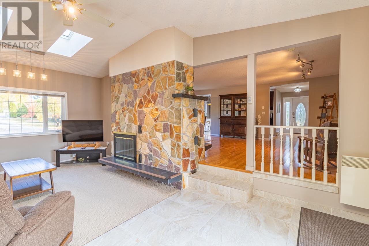2819 ERICKSON Road, Erickson