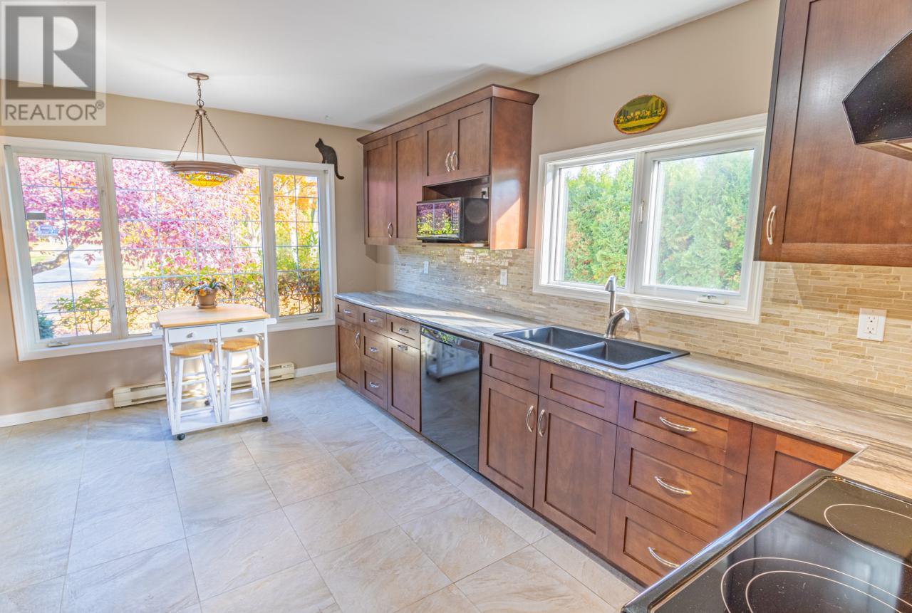 2819 ERICKSON Road, Erickson