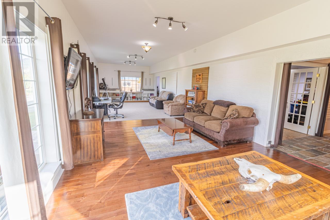 2819 ERICKSON Road - 39