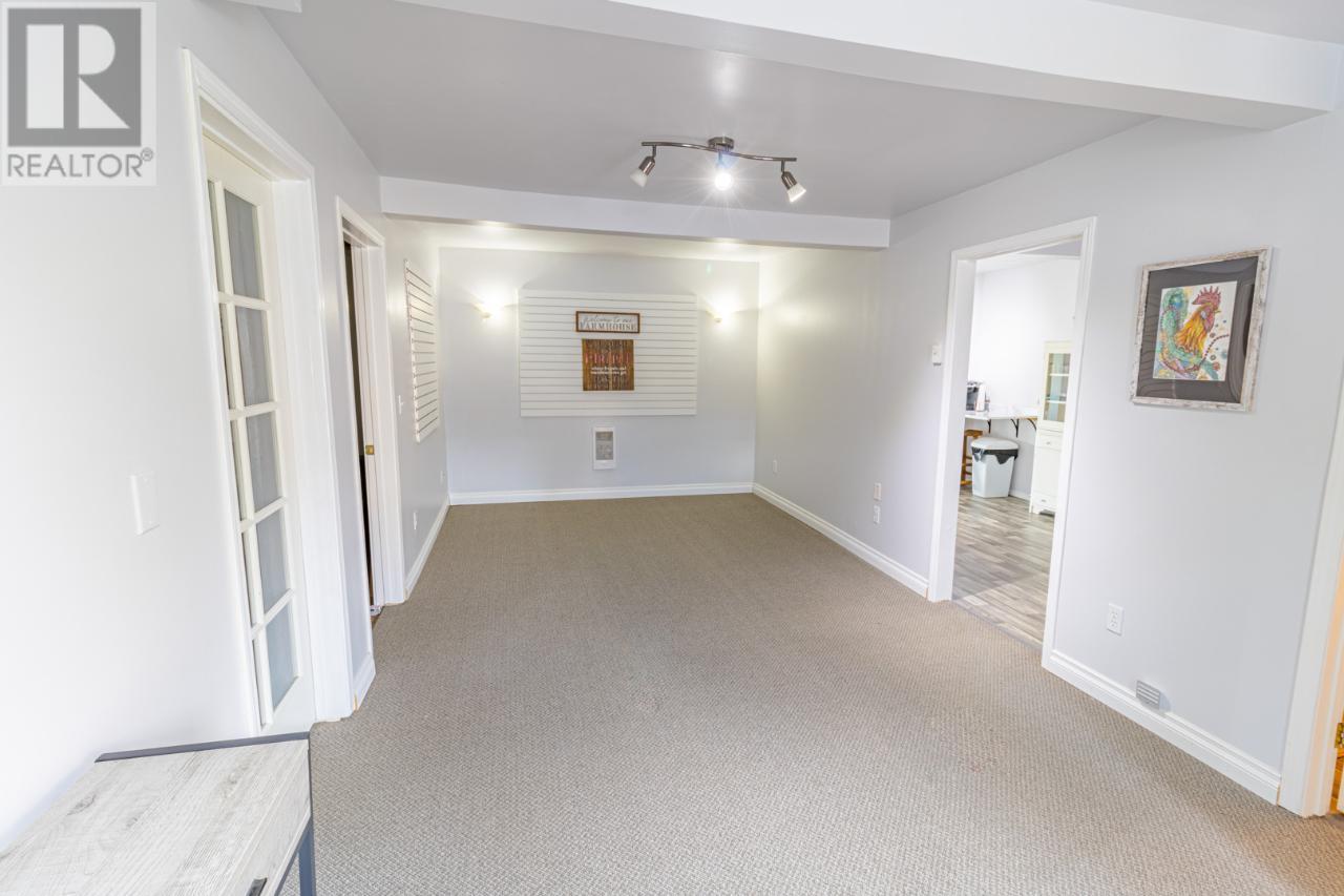 2819 ERICKSON Road - 43