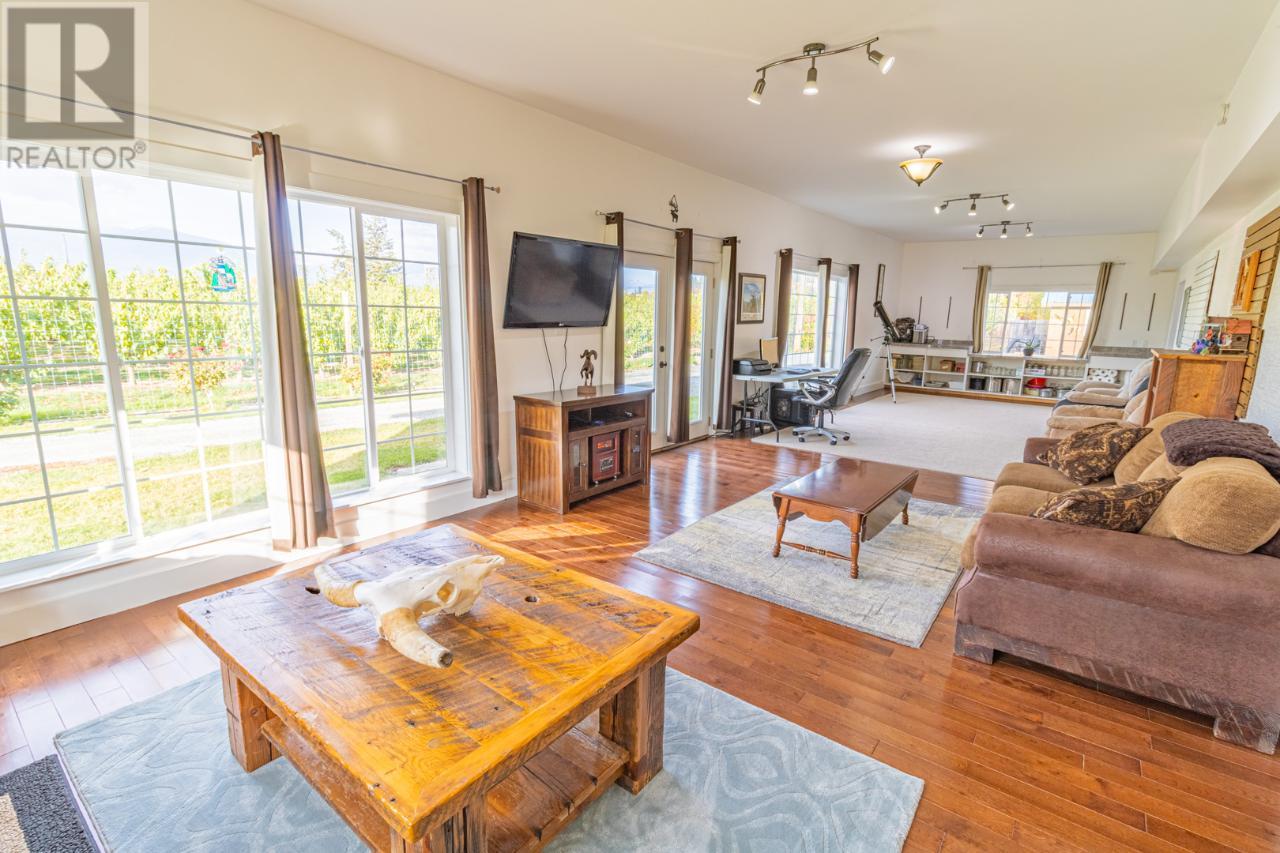 2819 ERICKSON Road, Erickson