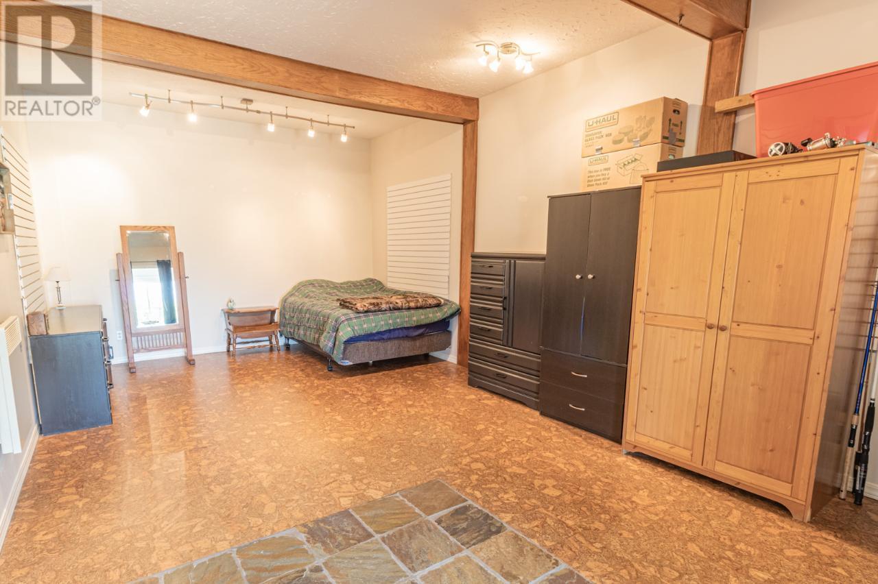 2819 ERICKSON Road, Erickson