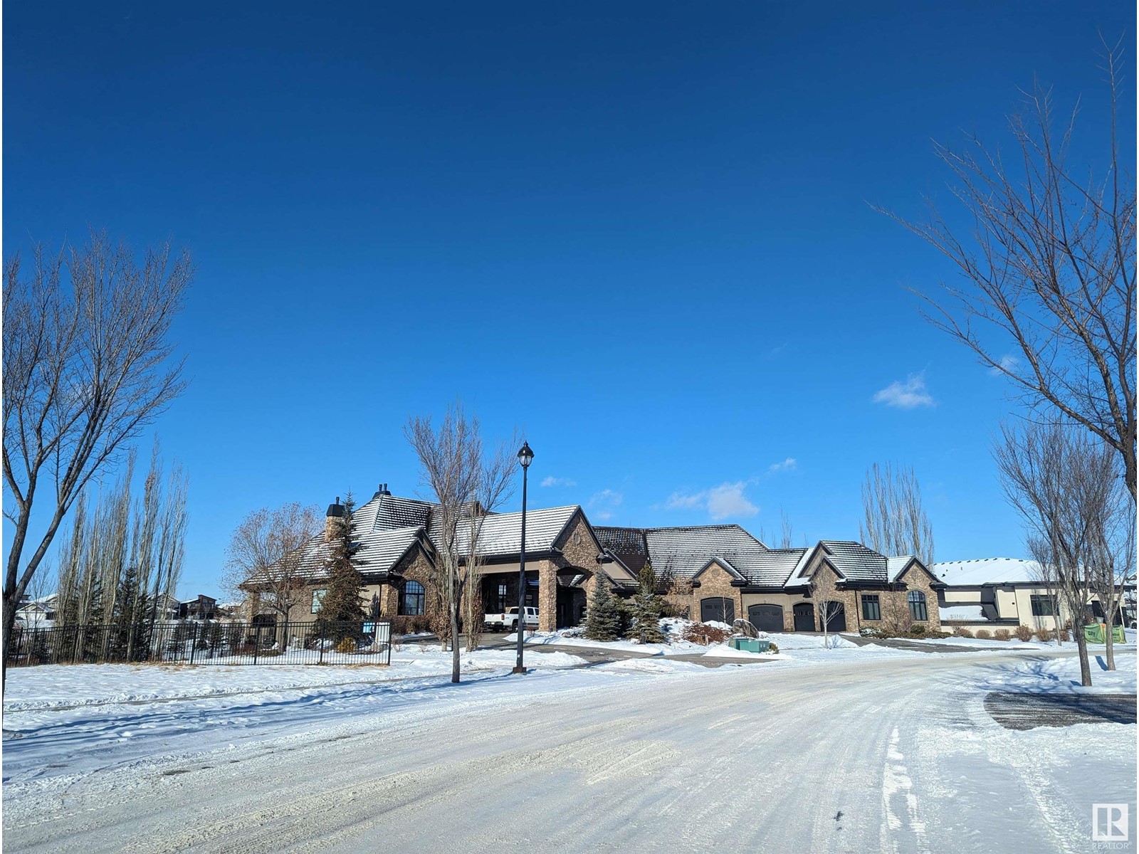 1077 GENESIS LAKE BV, Stony Plain