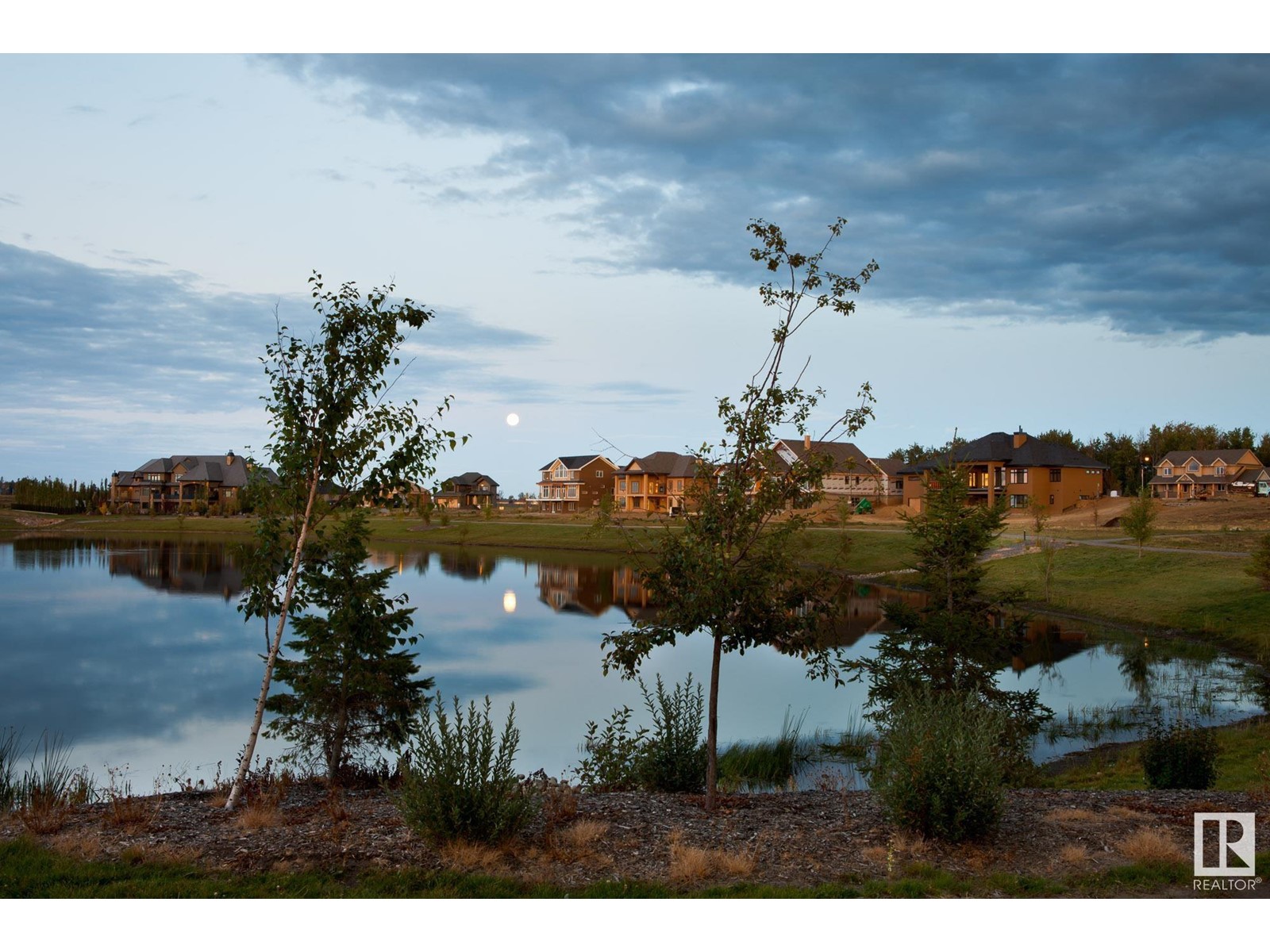 1077 GENESIS LAKE BV, Stony Plain