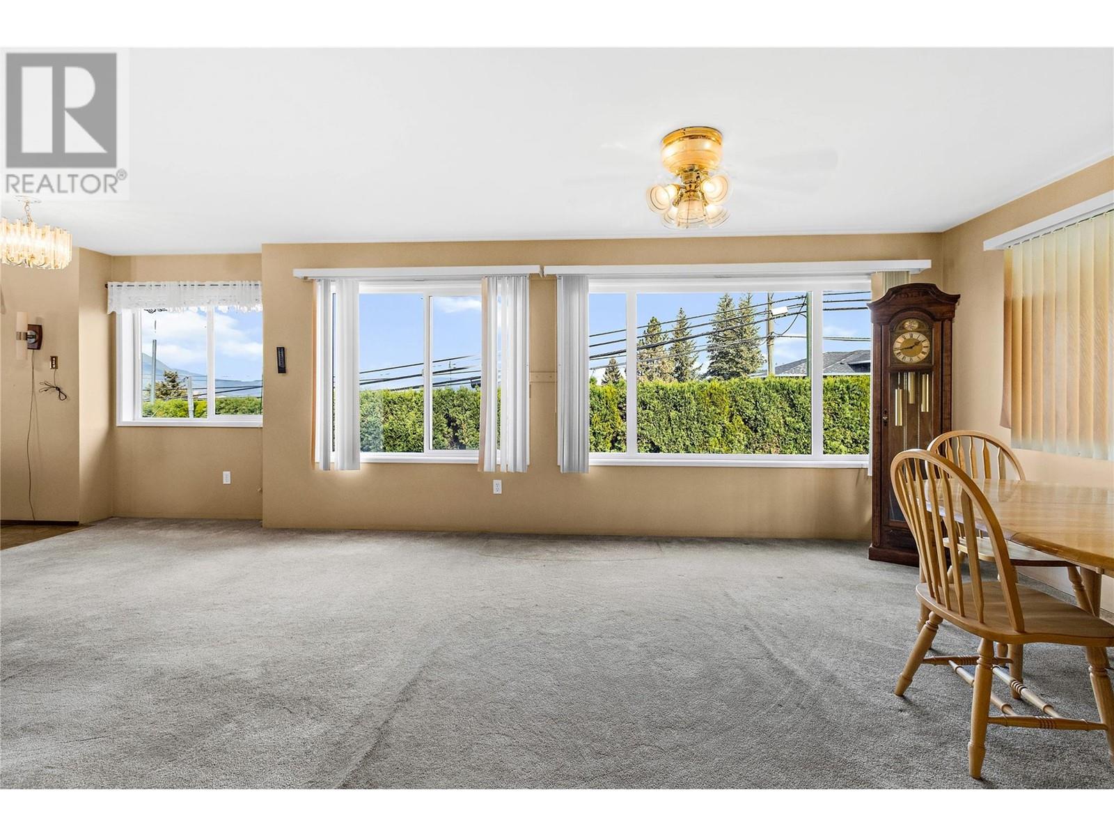  31 23 Street Southeast, Salmon Arm