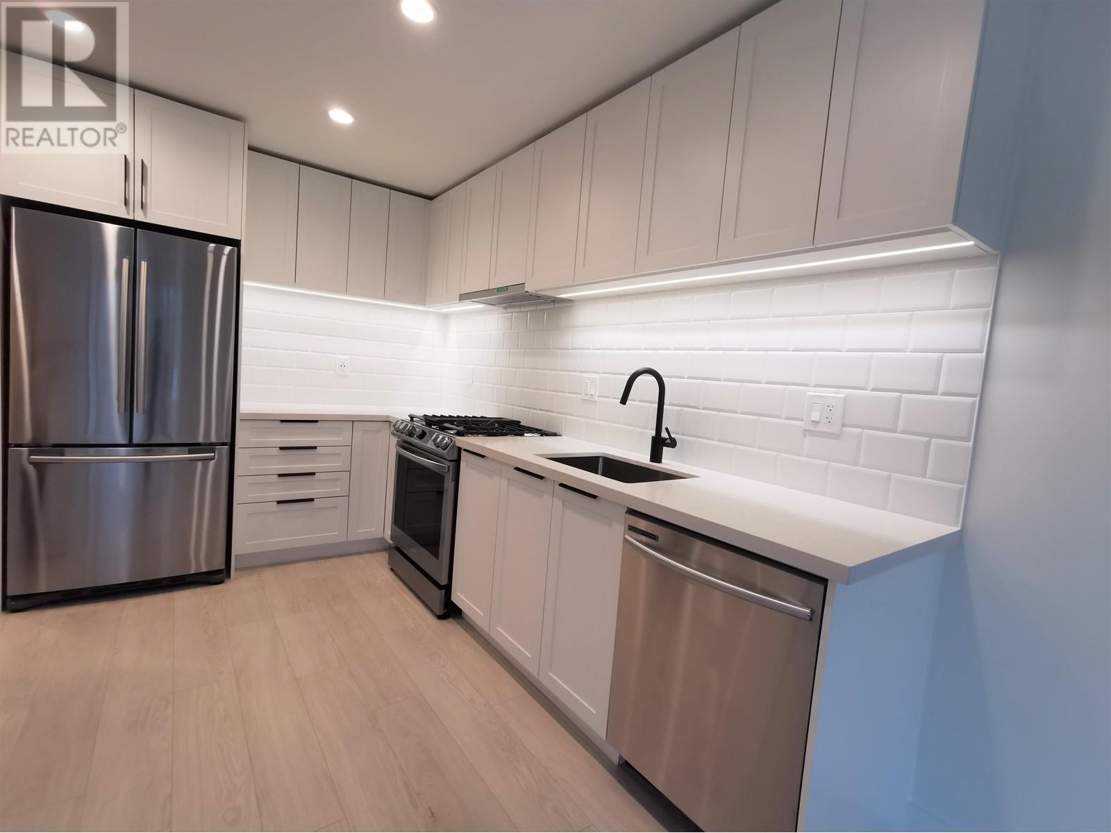 104 3038 ST GEORGE STREET, Port Moody real estate listing R2952291