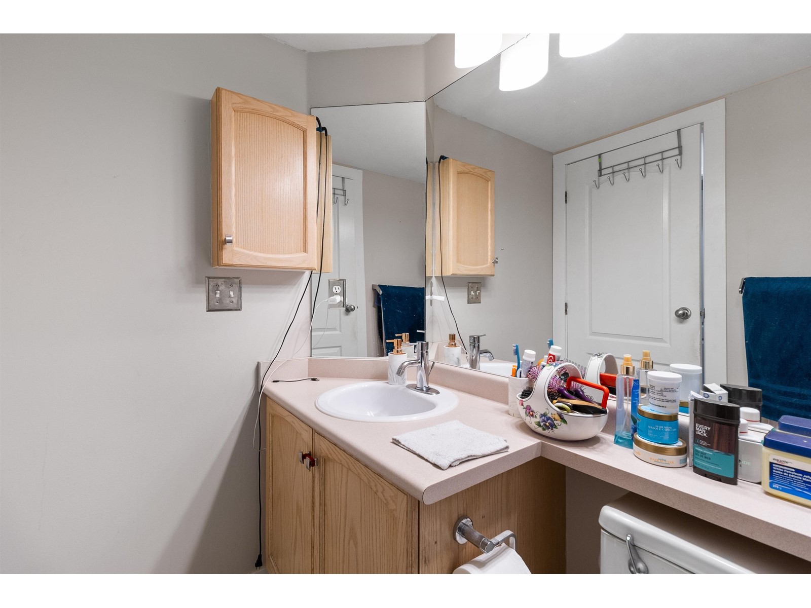 210 2962 TRETHEWEY STREET, Abbotsford real estate listing R2950187