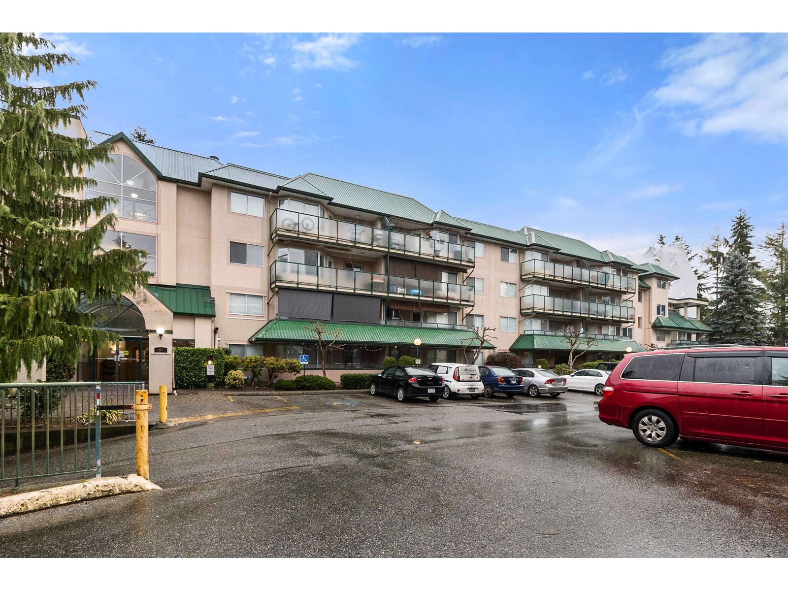 210 2962 TRETHEWEY STREET, Abbotsford real estate listing R2950187