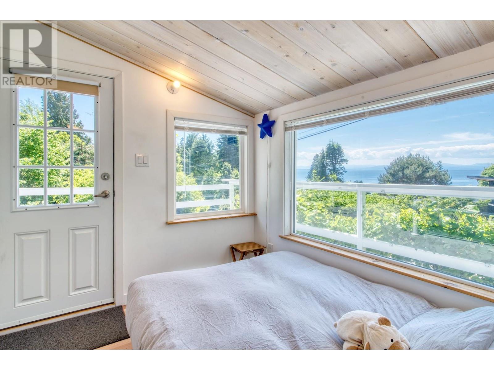 1664 GOWER POINT ROAD, Gibsons