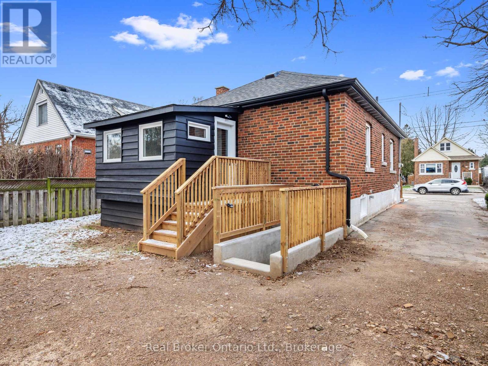 Single Family House Raised bungalow for Sale in  WOODBRIDGE ROAD Hamilton (Rosedale) 