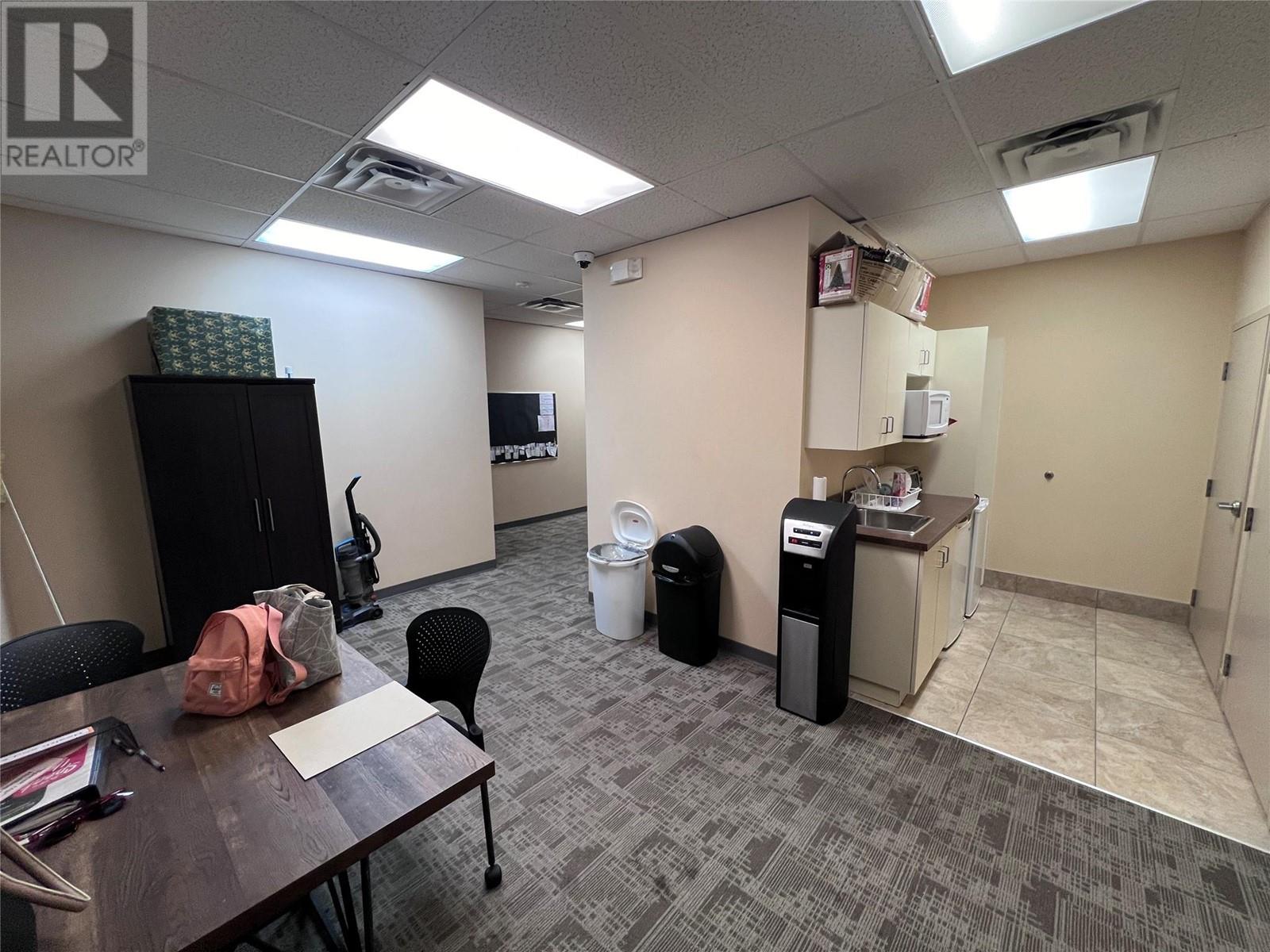 3b 2090 Harvey Avenue, Kelowna
