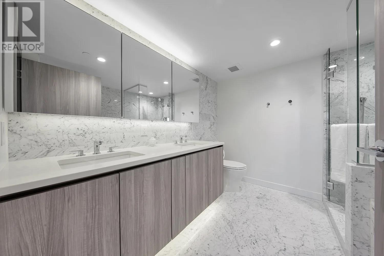 Photo 15 of 1008 1768 Cook Street, Vancouver BC