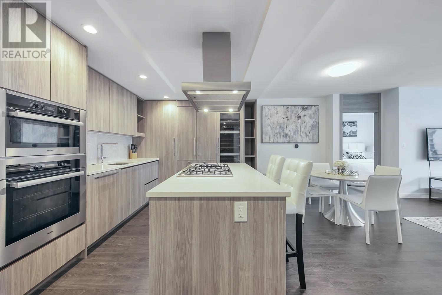 Photo 8 of 1008 1768 Cook Street, Vancouver BC