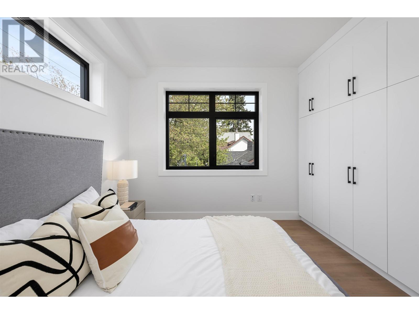 1006 E 15TH AVENUE, Vancouver