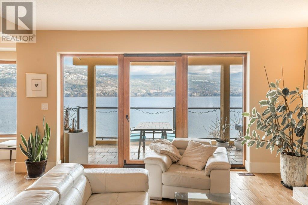 207 14419 Downton Avenue, Summerland