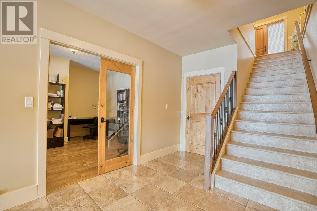 207 14419 Downton Avenue, Summerland