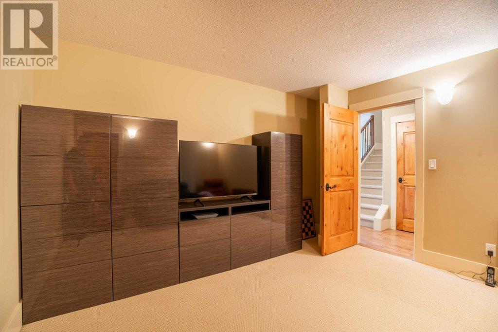 207 14419 Downton Avenue, Summerland