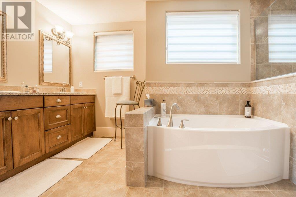 207 14419 Downton Avenue, Summerland