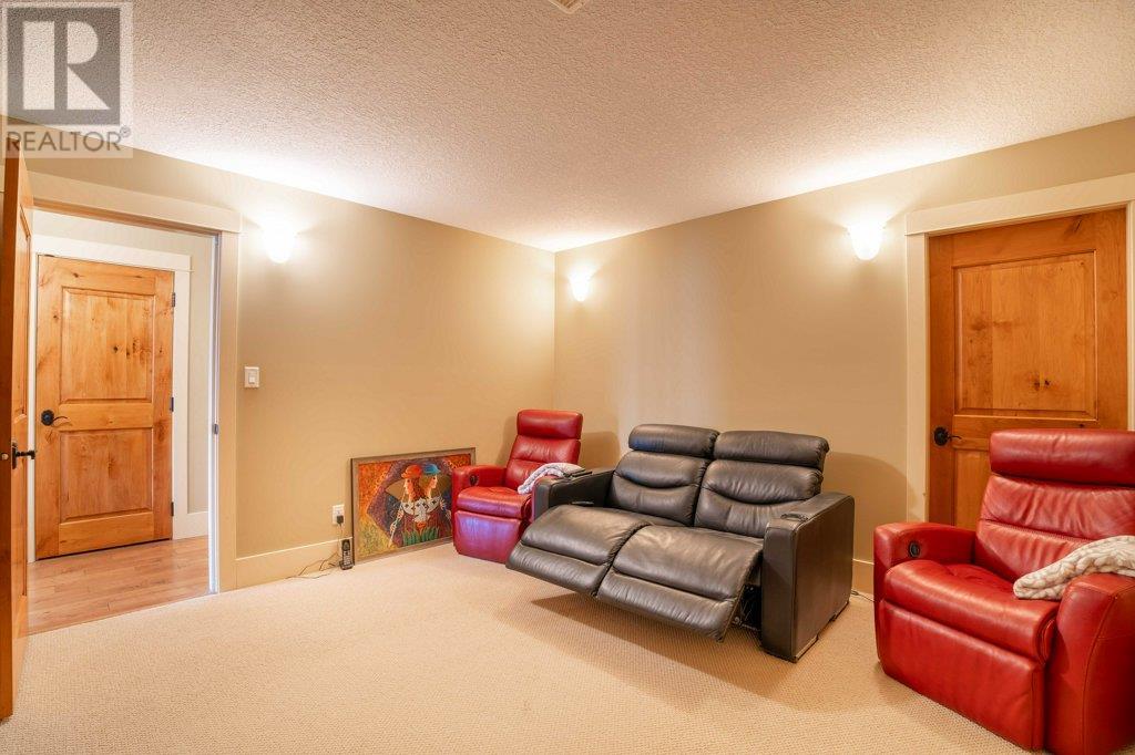 207 14419 Downton Avenue, Summerland