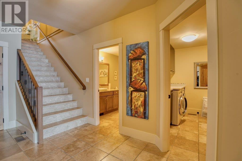 207 14419 Downton Avenue, Summerland