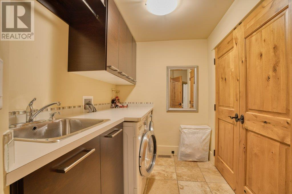 207 14419 Downton Avenue, Summerland