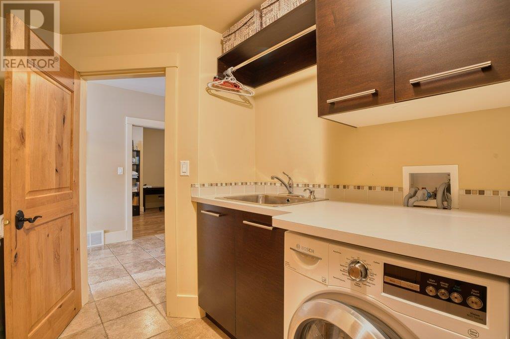 207 14419 Downton Avenue, Summerland