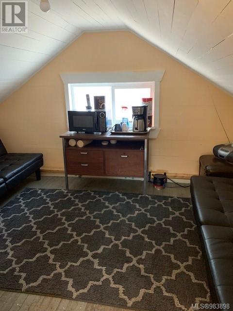 Photo 9 of 3473 3rd Ave, Port Alberni BC