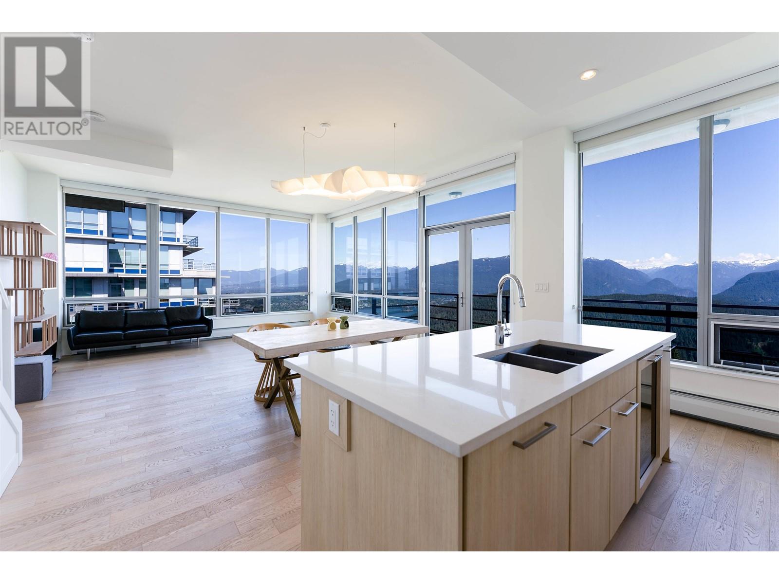 1501 9080 UNIVERSITY CRESCENT, Burnaby