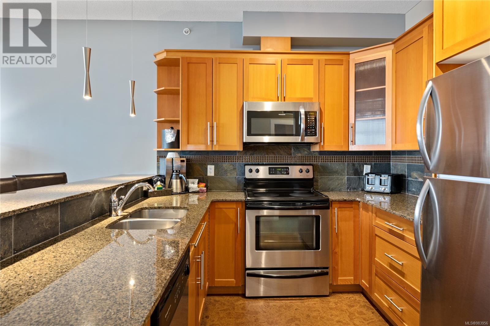 113/114D 181 Beachside Dr, Parksville real estate listing 983956