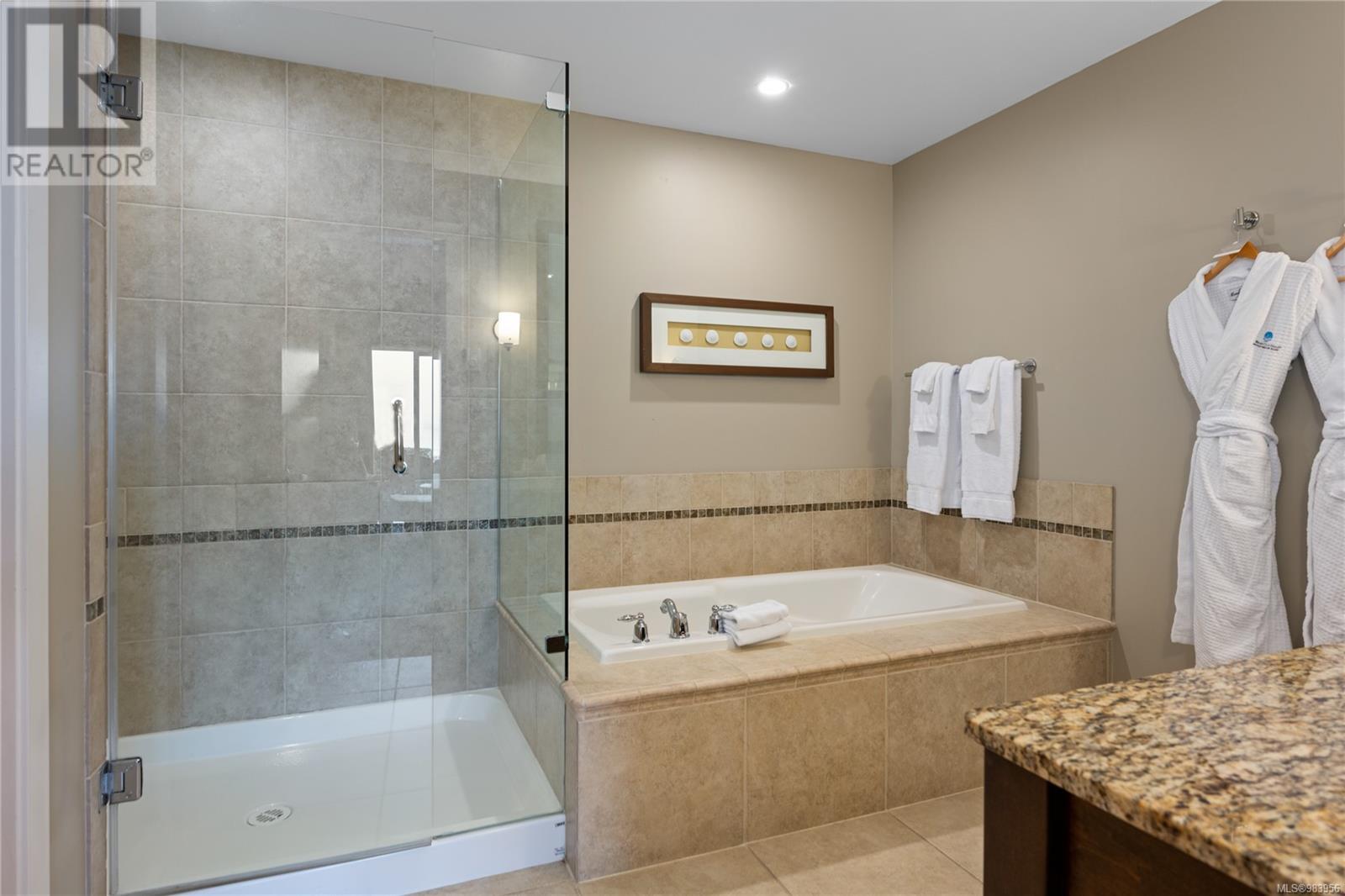 113/114D 181 Beachside Dr, Parksville real estate listing 983956